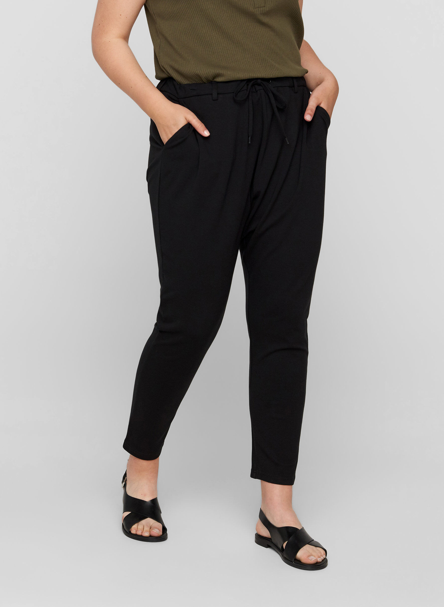 ZizzifashionCropped Maddison trousers, Black, Model image number 3