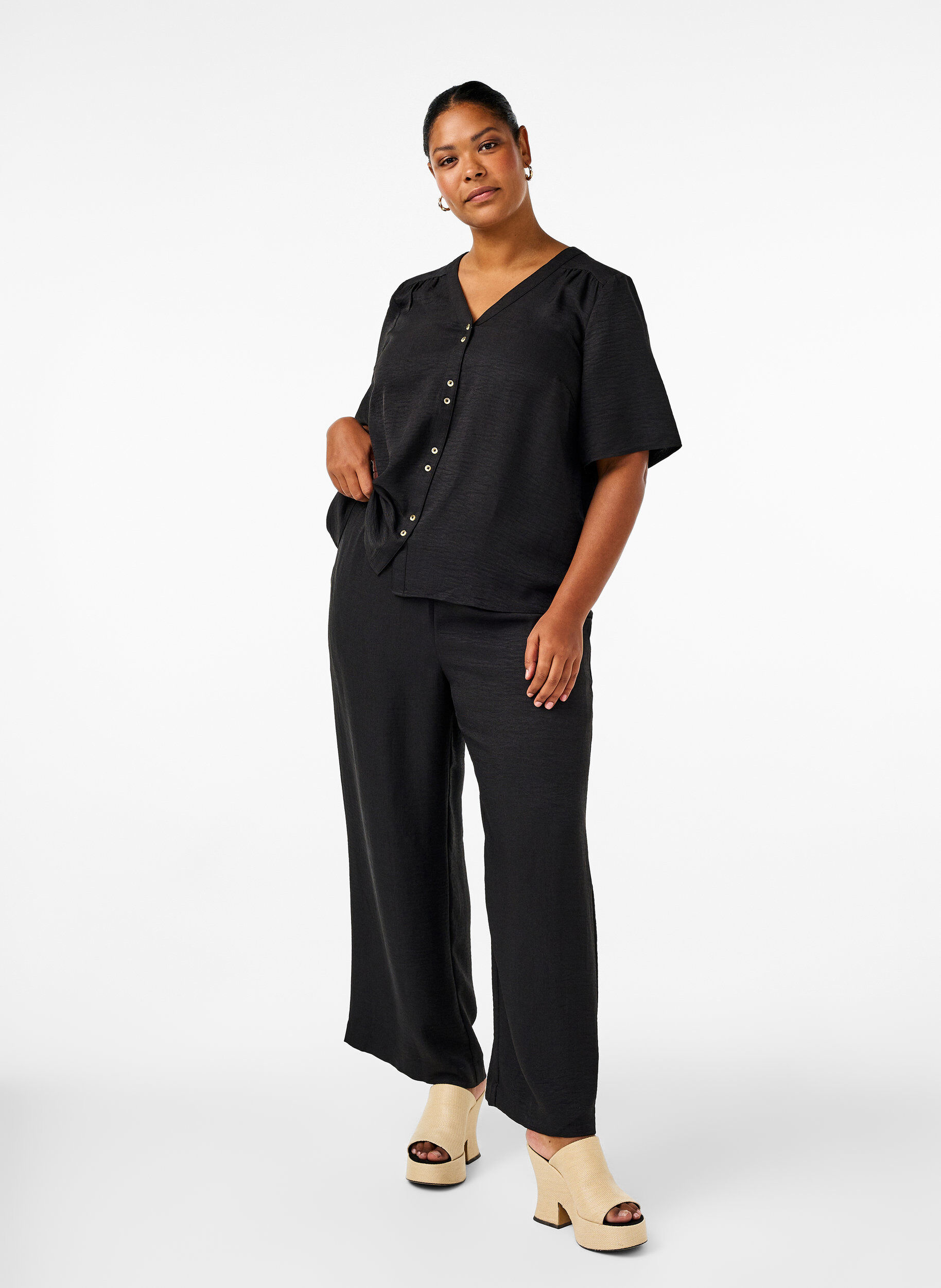 ZizzifashionLoose trousers with elasticated waistband and pockets, Black, Model image number 0