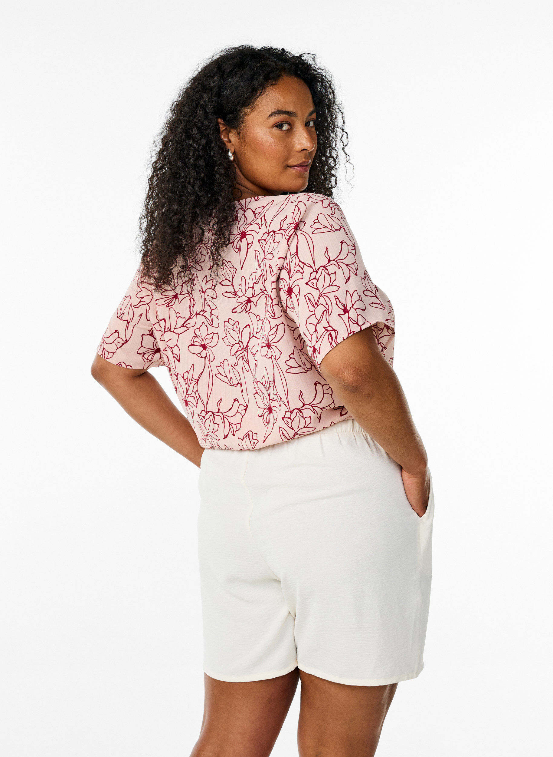 Zizzifashion Shorts with pockets and elastic waistband, Vanilla, Model image number 1