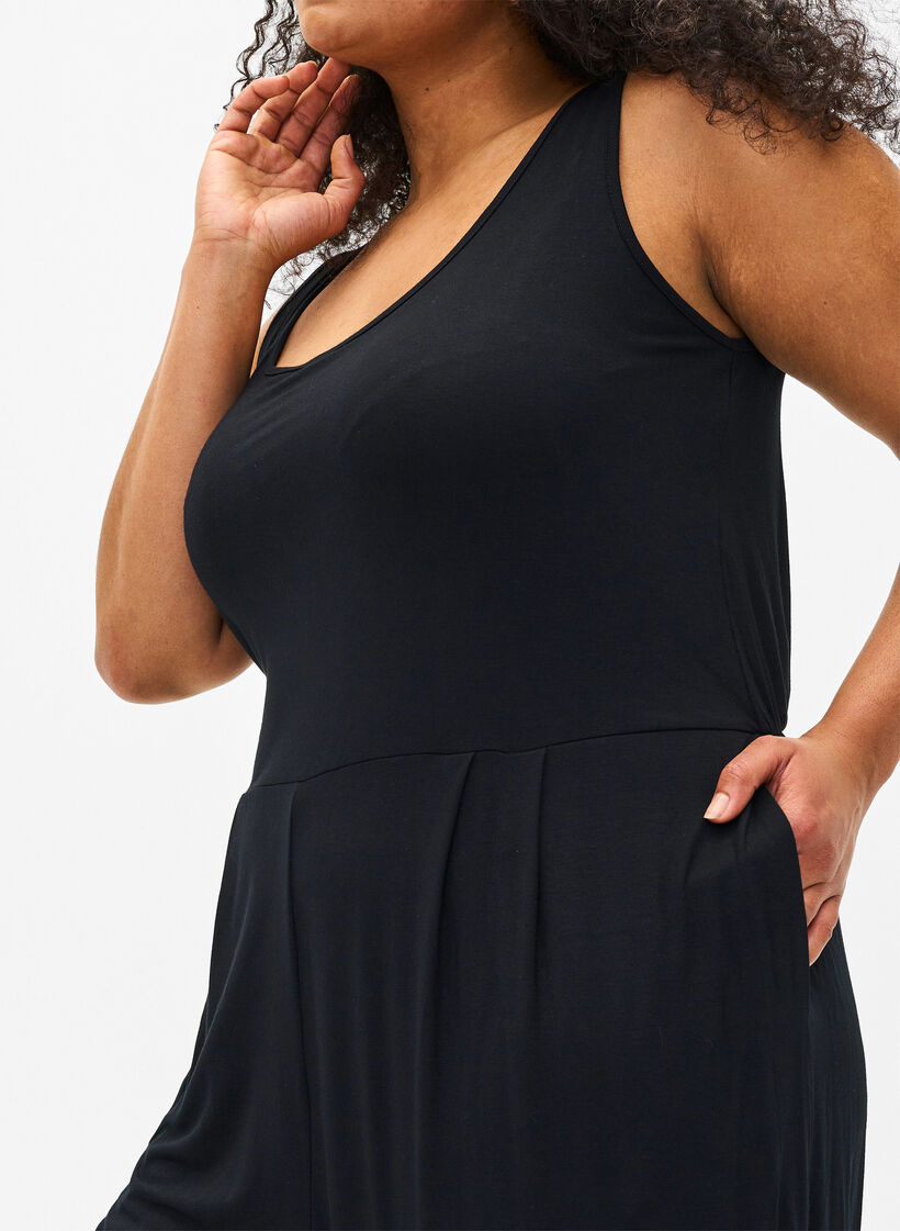 Sleeveless jumpsuit with pockets, Black, Model image number 2