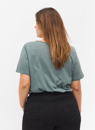 Short-sleeved T-shirt with V-neck and mesh, Balsam Green, Model image number 1