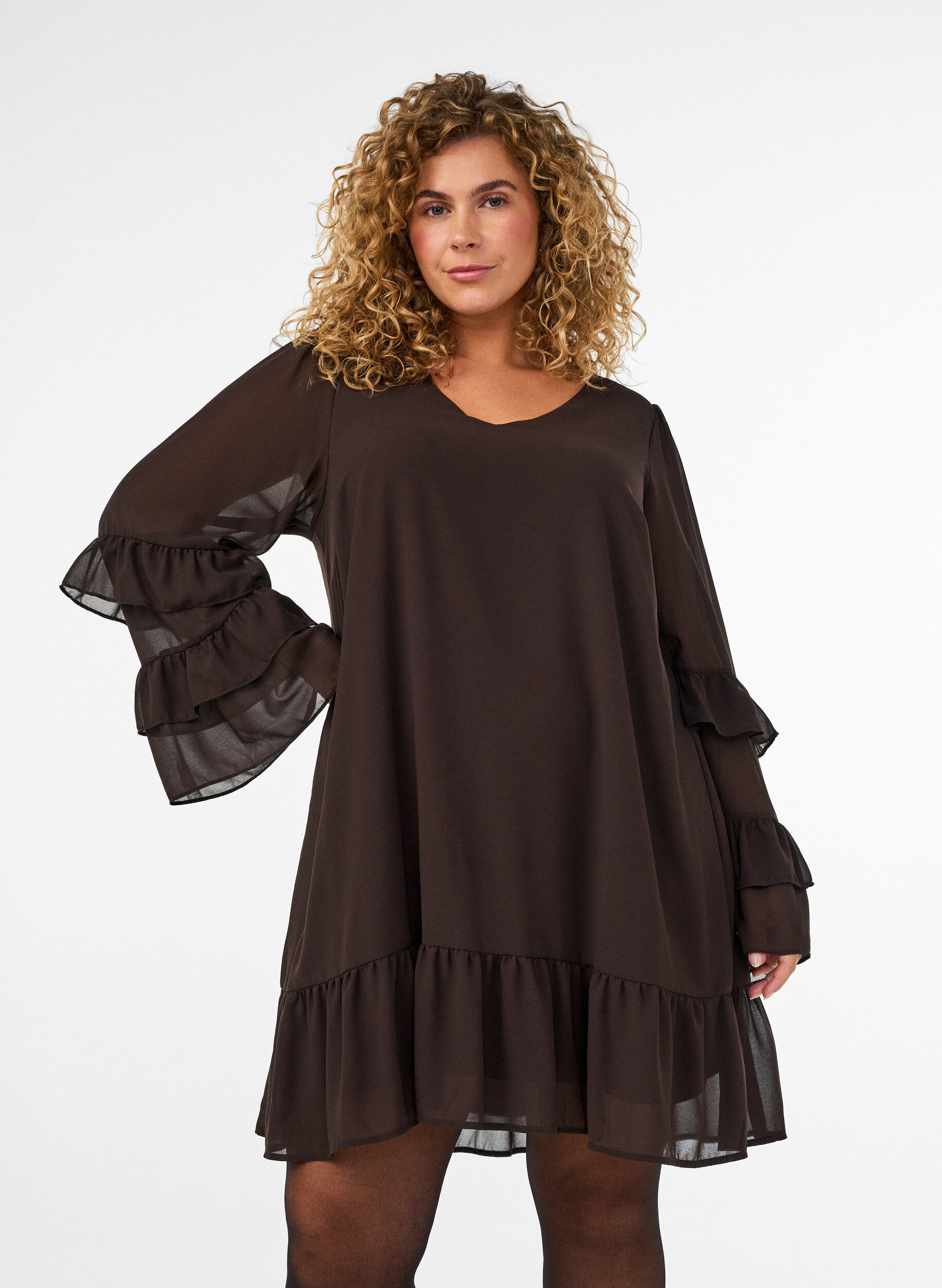 Short dress with sheer ruffle sleeves, Brown, Model