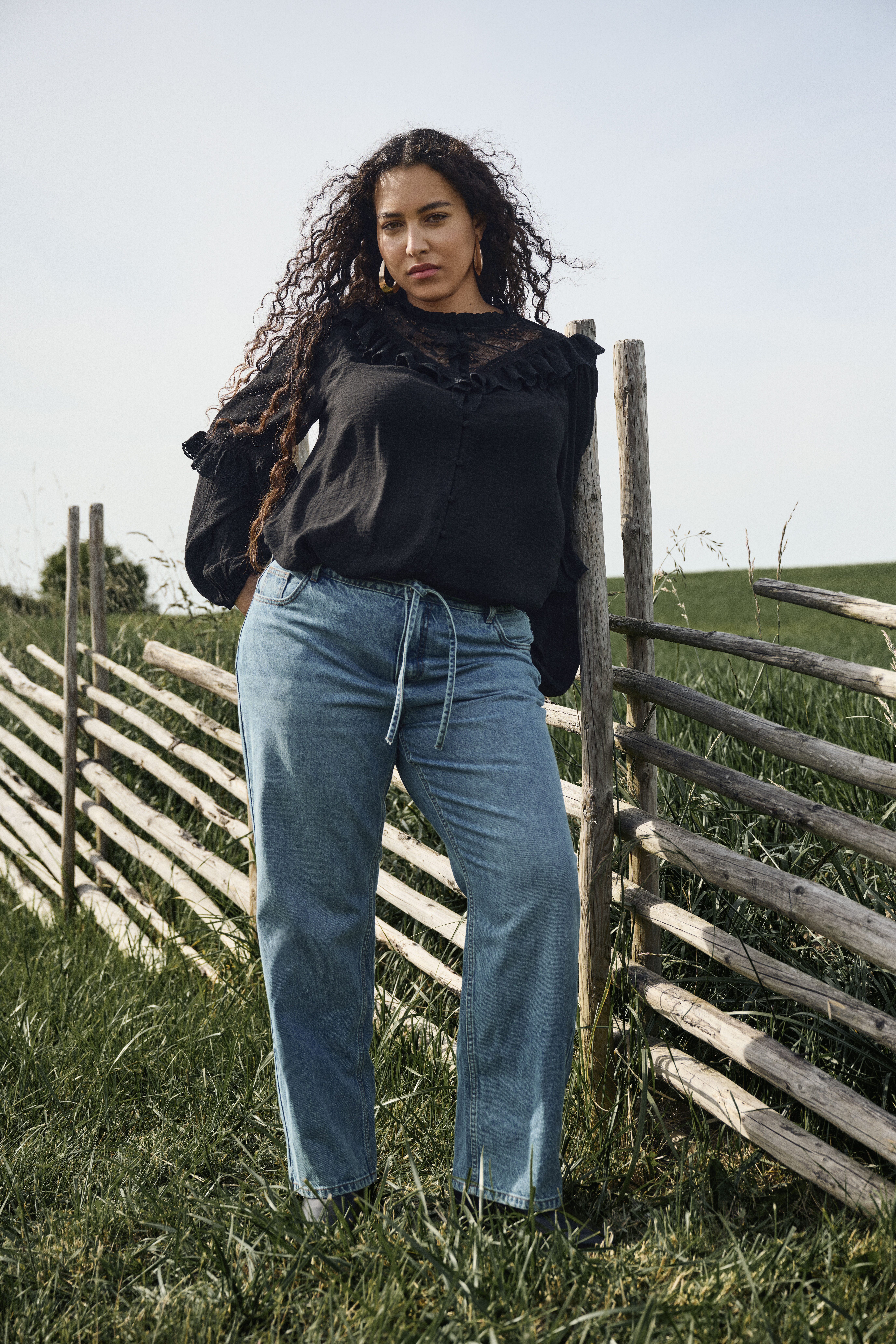 Black blouse with ruffles and lace, , Model