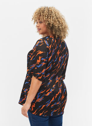 Short-sleeved viscose blouse with print, Black Tiger AOP, Model image number 1