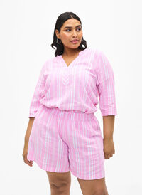 Striped shorts in a linen-viscose blend, Rosebloom Wh.Stripe, Model