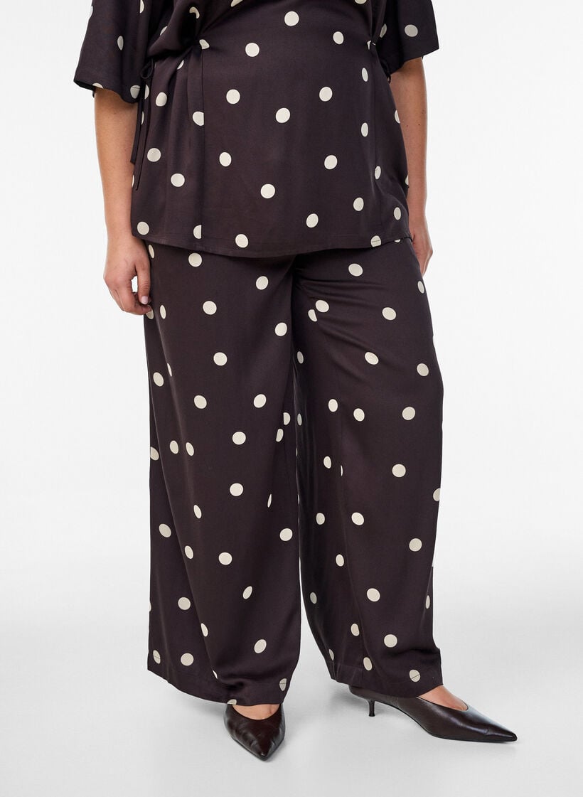 Viscose trousers with polka dots and wide legs, Brown, Model image number 3