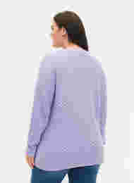 Patterned knitted top with v-neckline, Lavender, Model