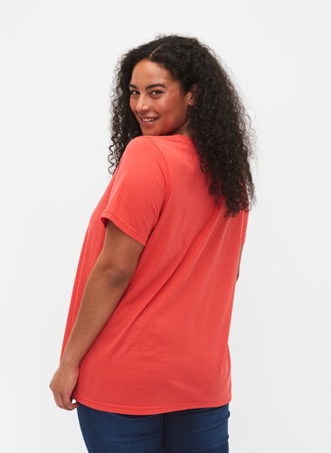 Short sleeve t-shirt with v-neckline, Cayenne, Model image number 1