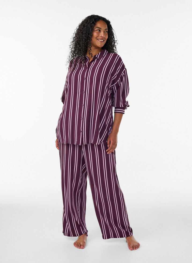 Striped nightshirt, Dark Bordeaux, Model image number 1