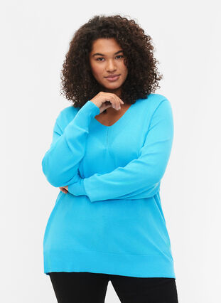 Viscose knitted top with v-neckline, River Blue, Model image number 0