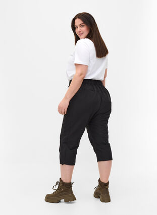 Capri hiking shorts with pockets, Black, Model image number 0