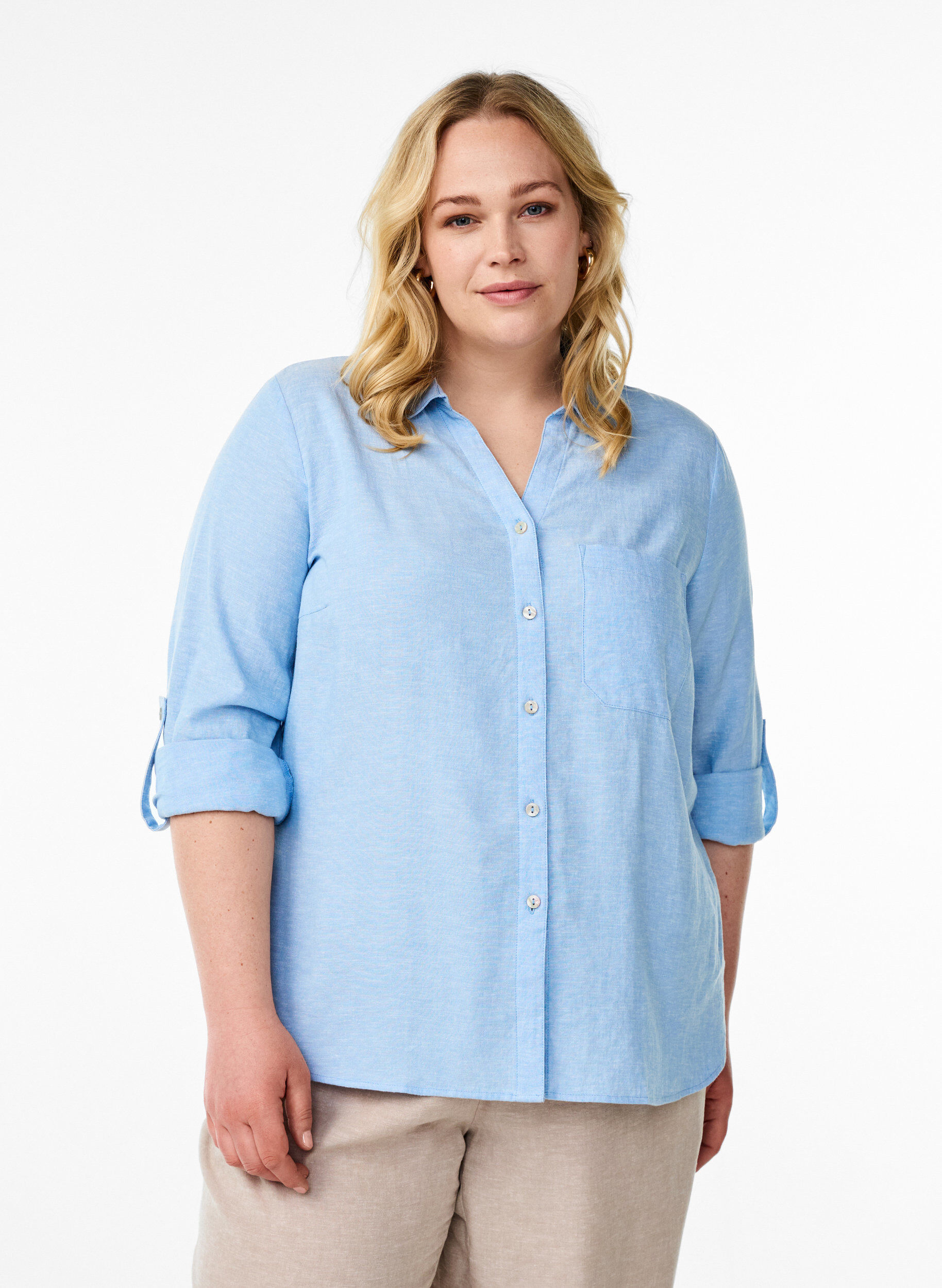 Shirt in linen and viscose with 3/4 sleeves, Blue, Model