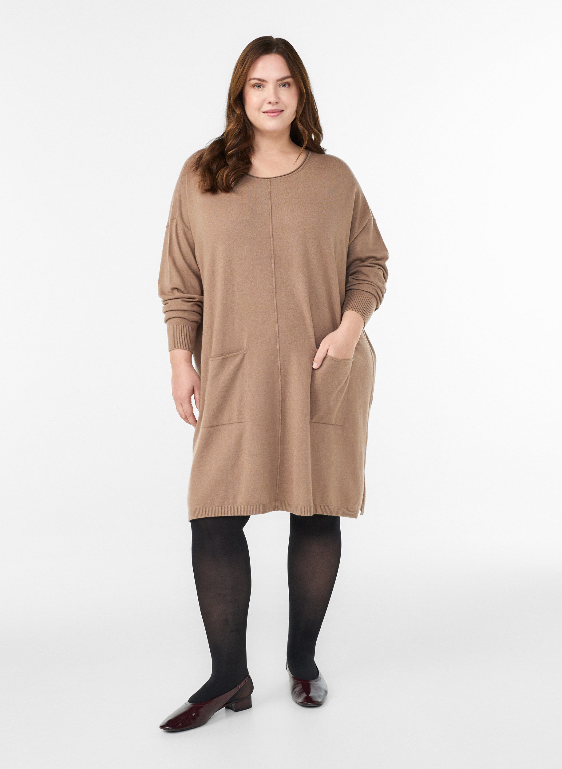Zizzifashion Short knit dress with centre seam and pockets, Brown, Model image number 1