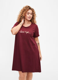 Short-sleeved nightgown in organic cotton, Zinfandel Good Night, Model