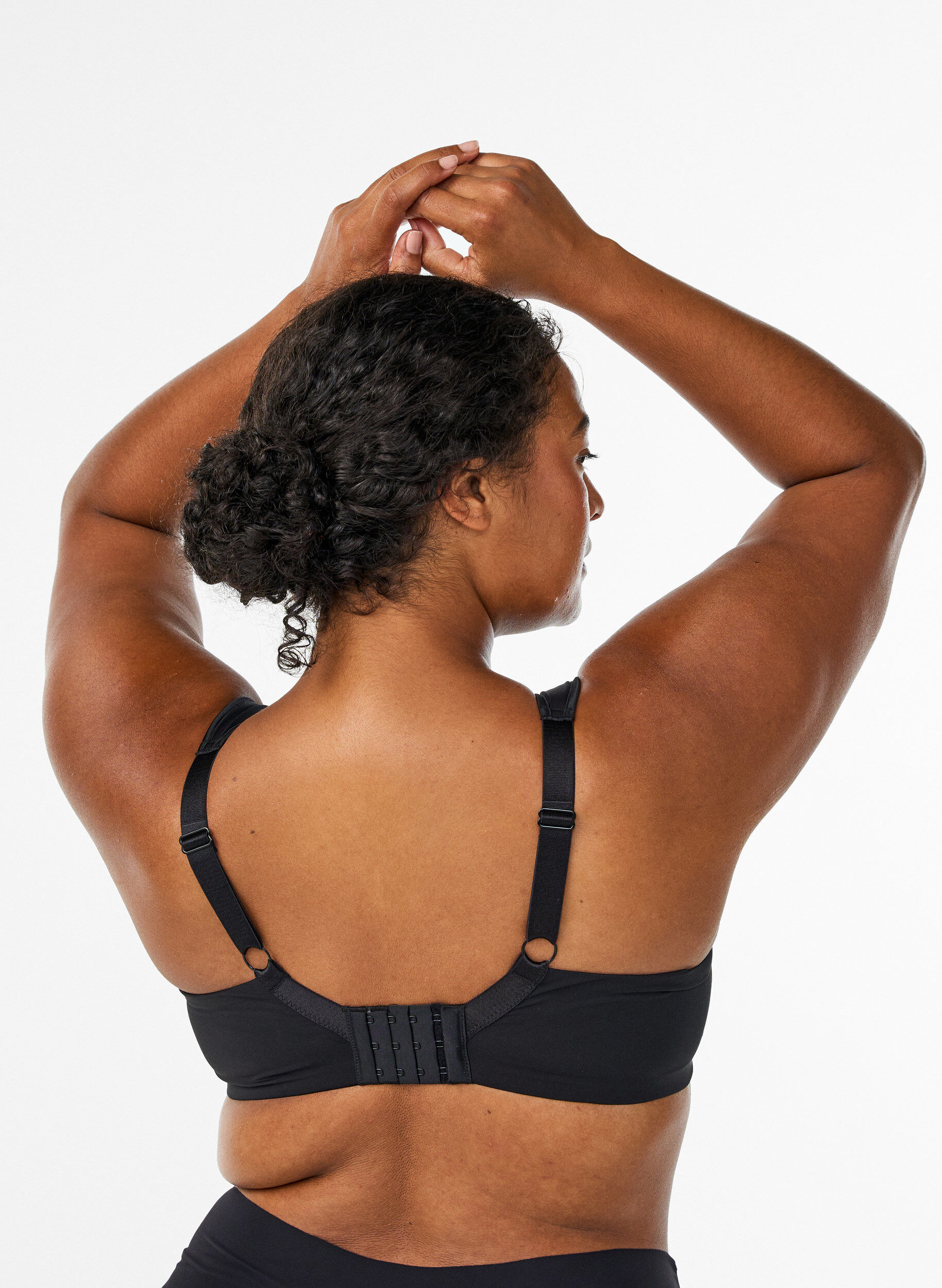 ZizzifashionMinimizer bra with padded straps, Black, Model image number 2