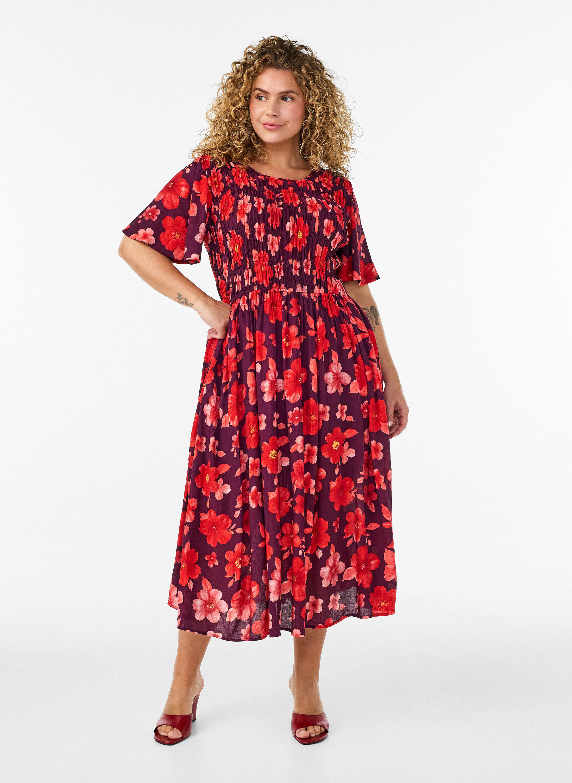 Dress with smocking and floral print, Purple, Model