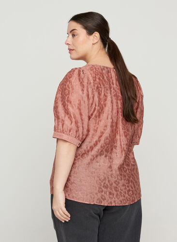 Blouse with 2/4 puff sleeves and a tone-on-tone pattern, Rose Smoke, Model image number 1