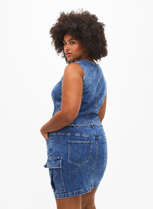 Close-fitting denim skirt with cargo pocket, Blue Denim, Model image number 1