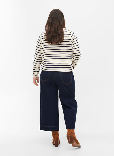 Cropped jeans with flare, Unwashed, Model image number 1