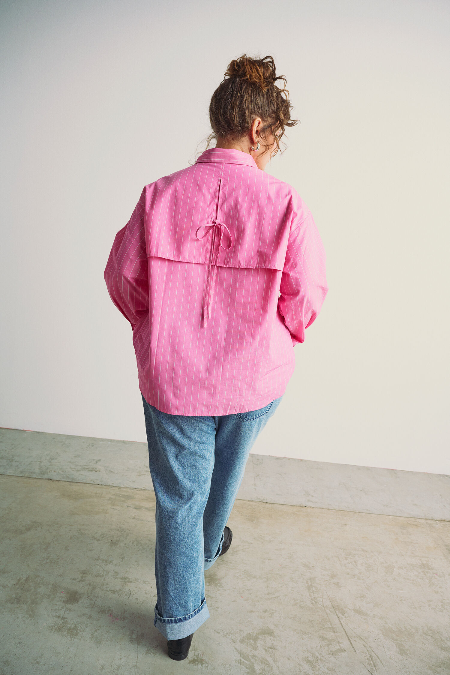 Zizzifashion Shirt with tie detail on the back, , Model