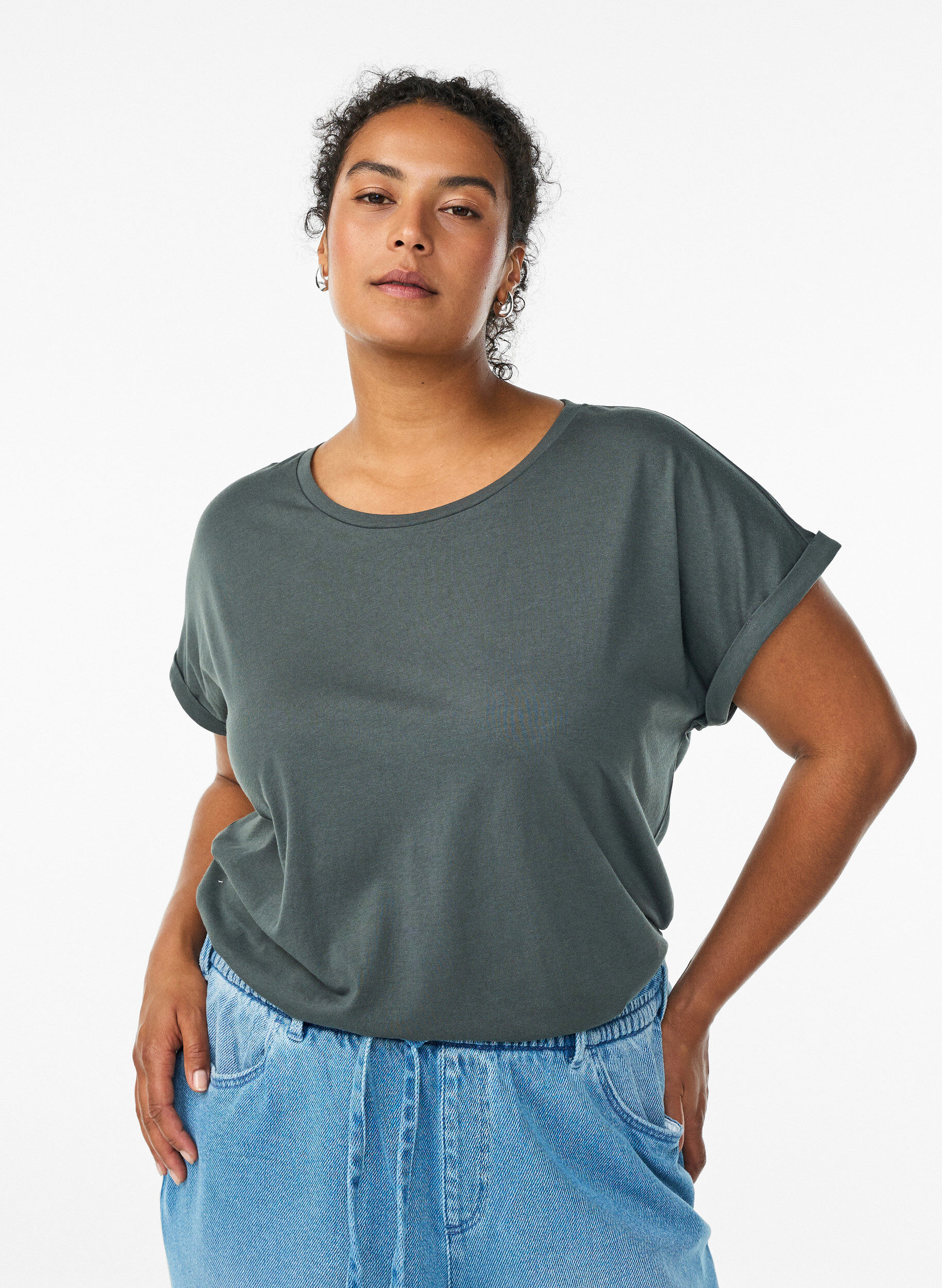 Short sleeved cotton blend t-shirt, Green, Model