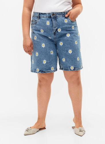 High waisted Mille shorts with embroidered flowers, Light Blue Flower, Model image number 2