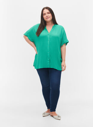 Short-sleeved viscose shirt with v-neck, Holly Green, Model image number 2