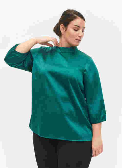 Blouse with 3/4 sleeves and chin collar