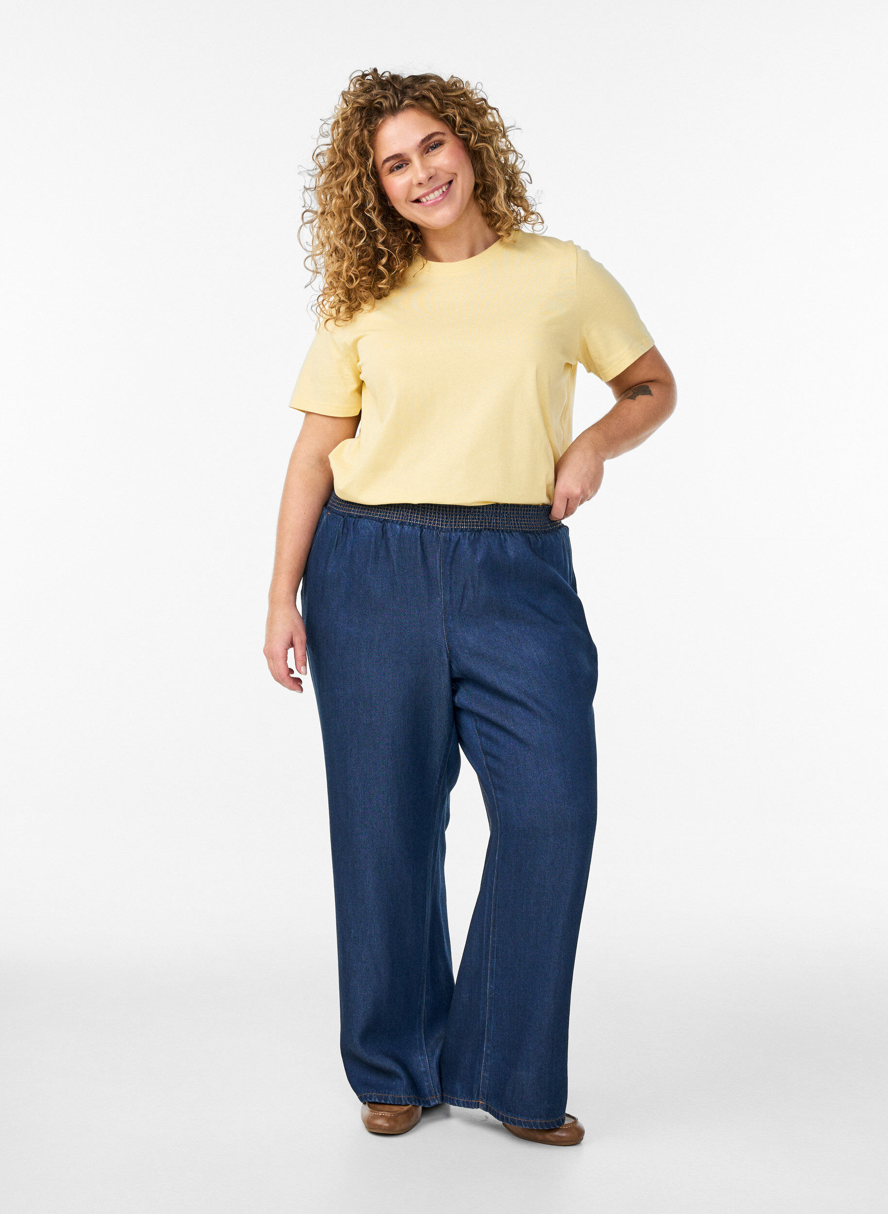 Zizzifashion Basic cotton T-shirt with round neck, Yellow, Model image number 1