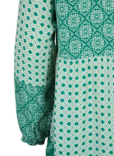 A-shape dress with patterns and cutlines, Green AOP, Packshot image number 3
