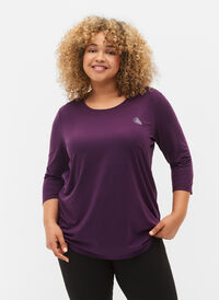 Workout top with 3/4 sleeves, Purple Pennant, Model