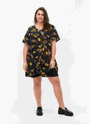 FLASH - Tunic with v neck and print, Night Sky Yellow AOP, Model image number 2