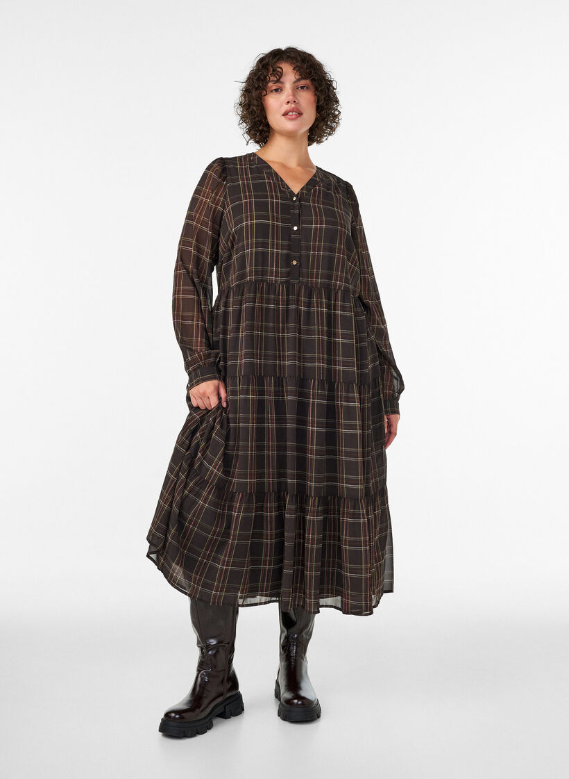 Checked midi dress with a tiered skirt, Brown, Model