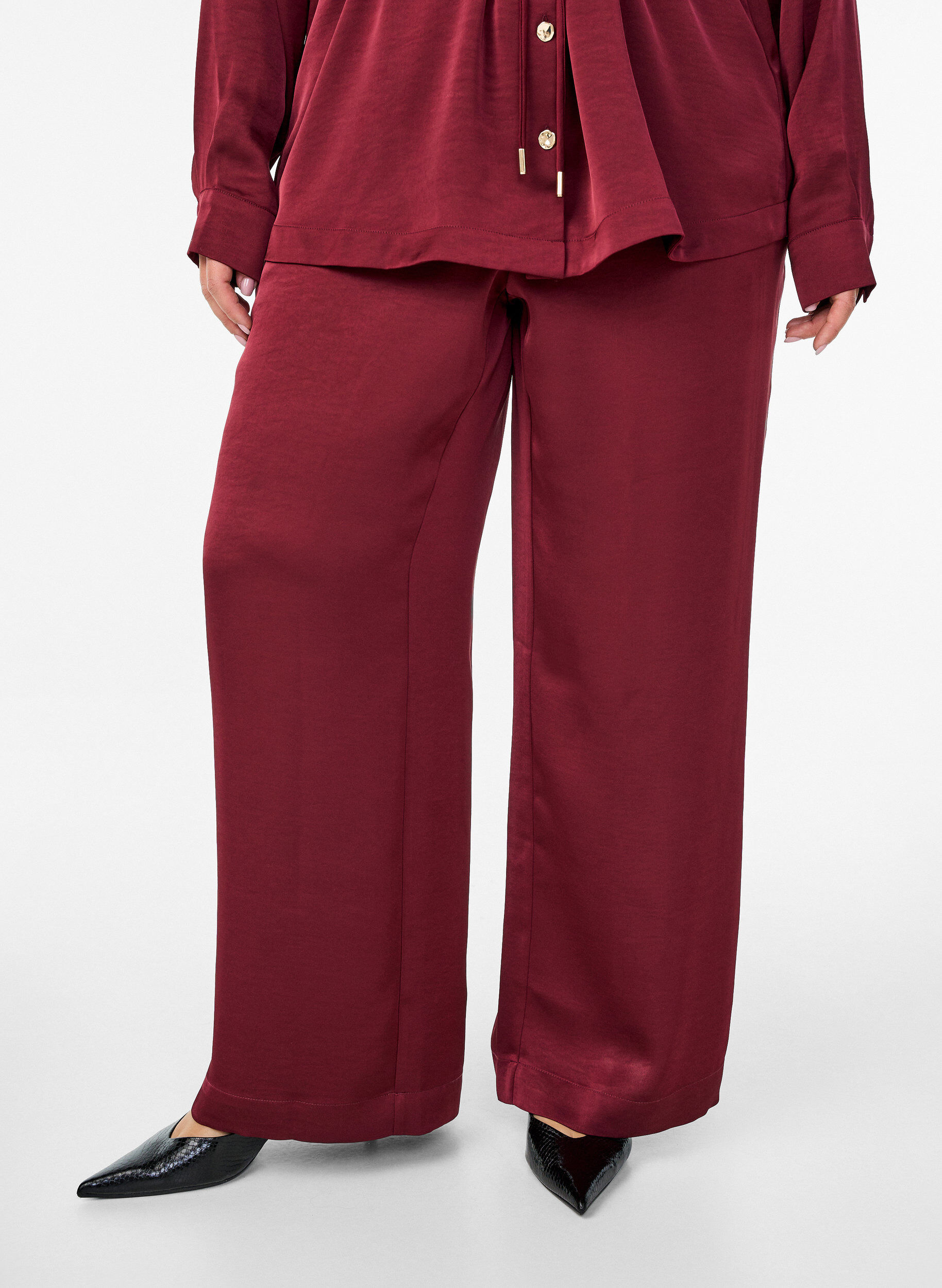 Zizzifashion Satin-look trousers with a high waist and wide legs, Dark Bordeaux, Model image number 2