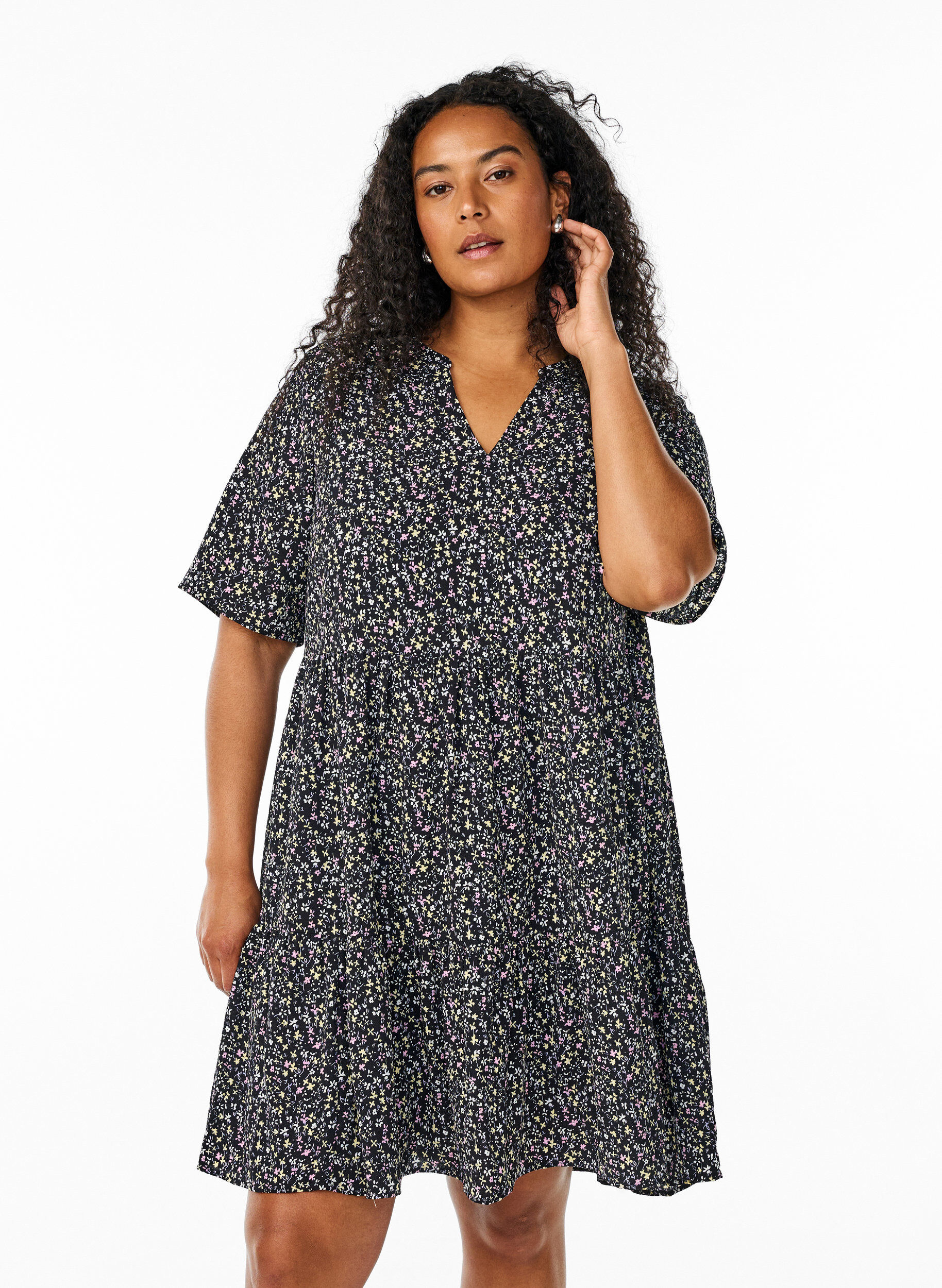 Zizzifashion Short sleeve dress with a-line and cutlines, Black, Model image number 0