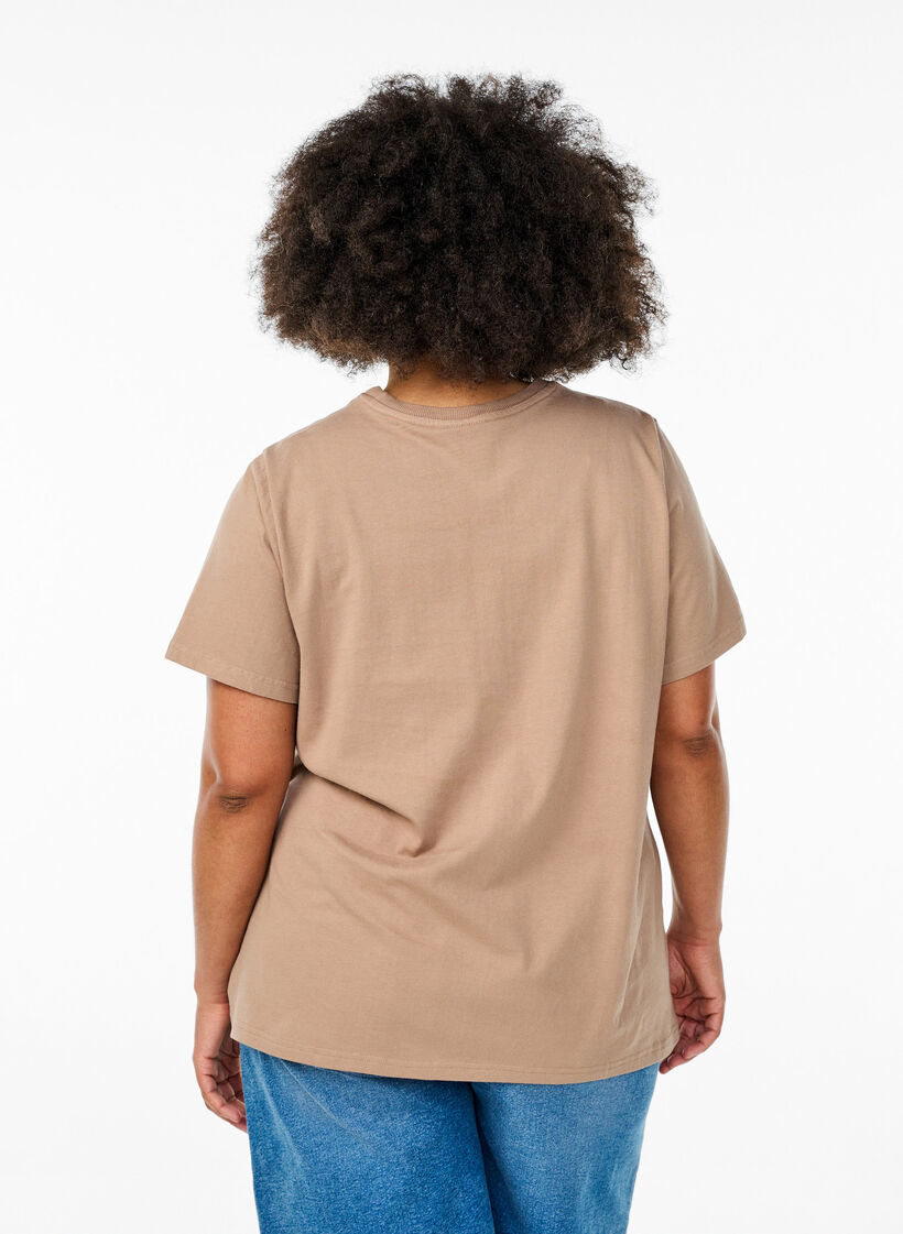 T-shirt in organic cotton with statement print, Beige, Model image number 2