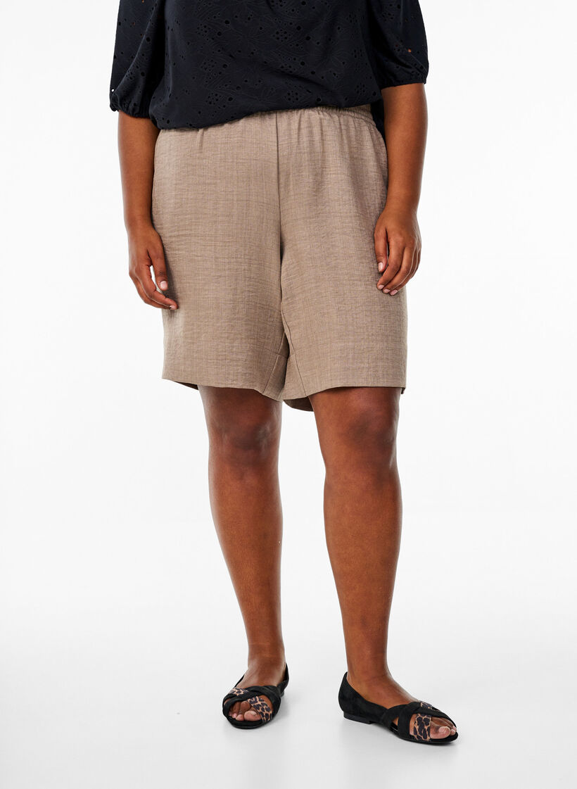 Shorts with pockets and high waist, Brown, Model image number 3