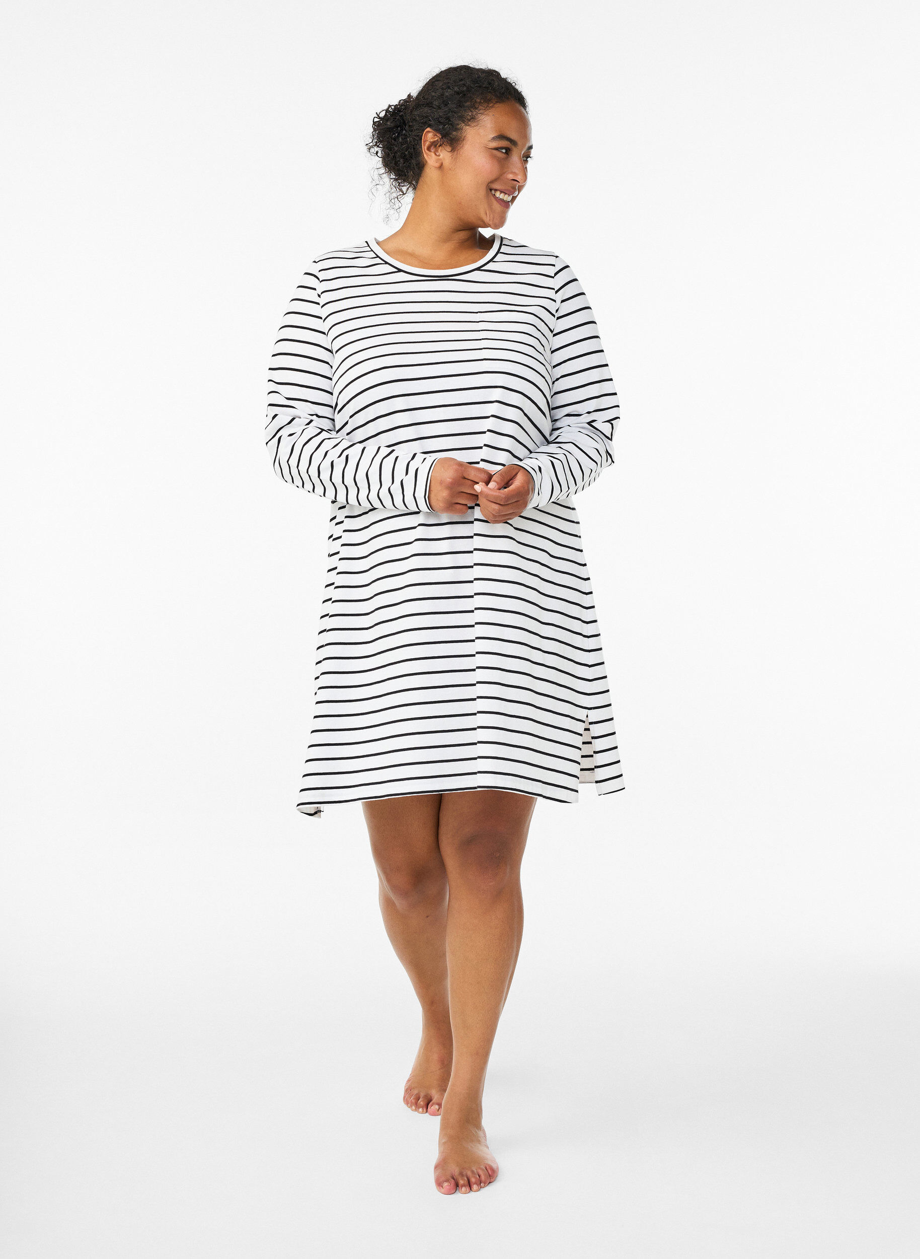 Zizzifashion Striped nightdress in organic cotton, White, Model image number 1