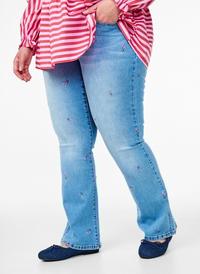 Bootcut jeans with embroidered flowers, Light Blue, Model image number 2