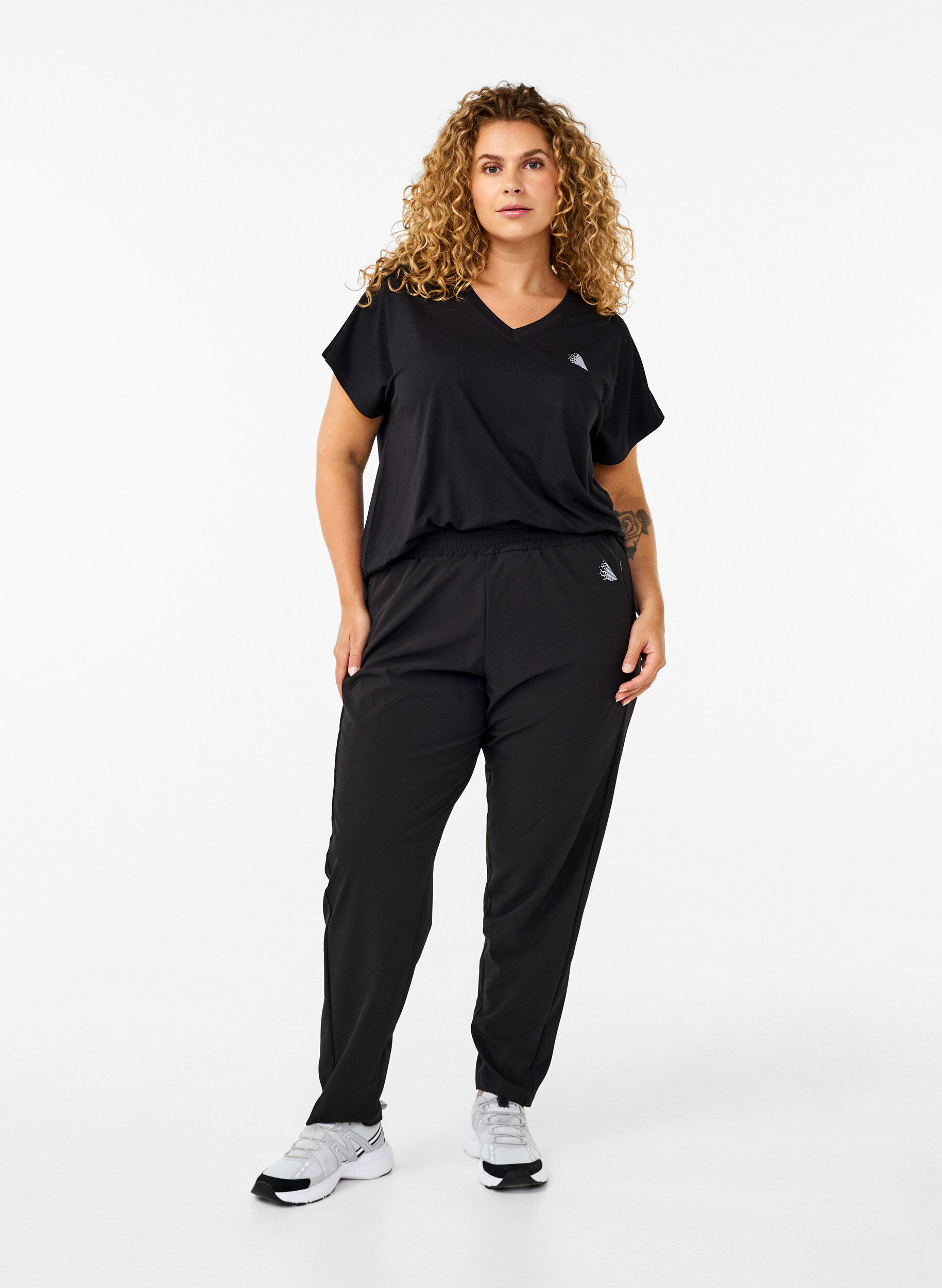 Zizzifashion V-neck training t-shirt, Black, Model image number 2