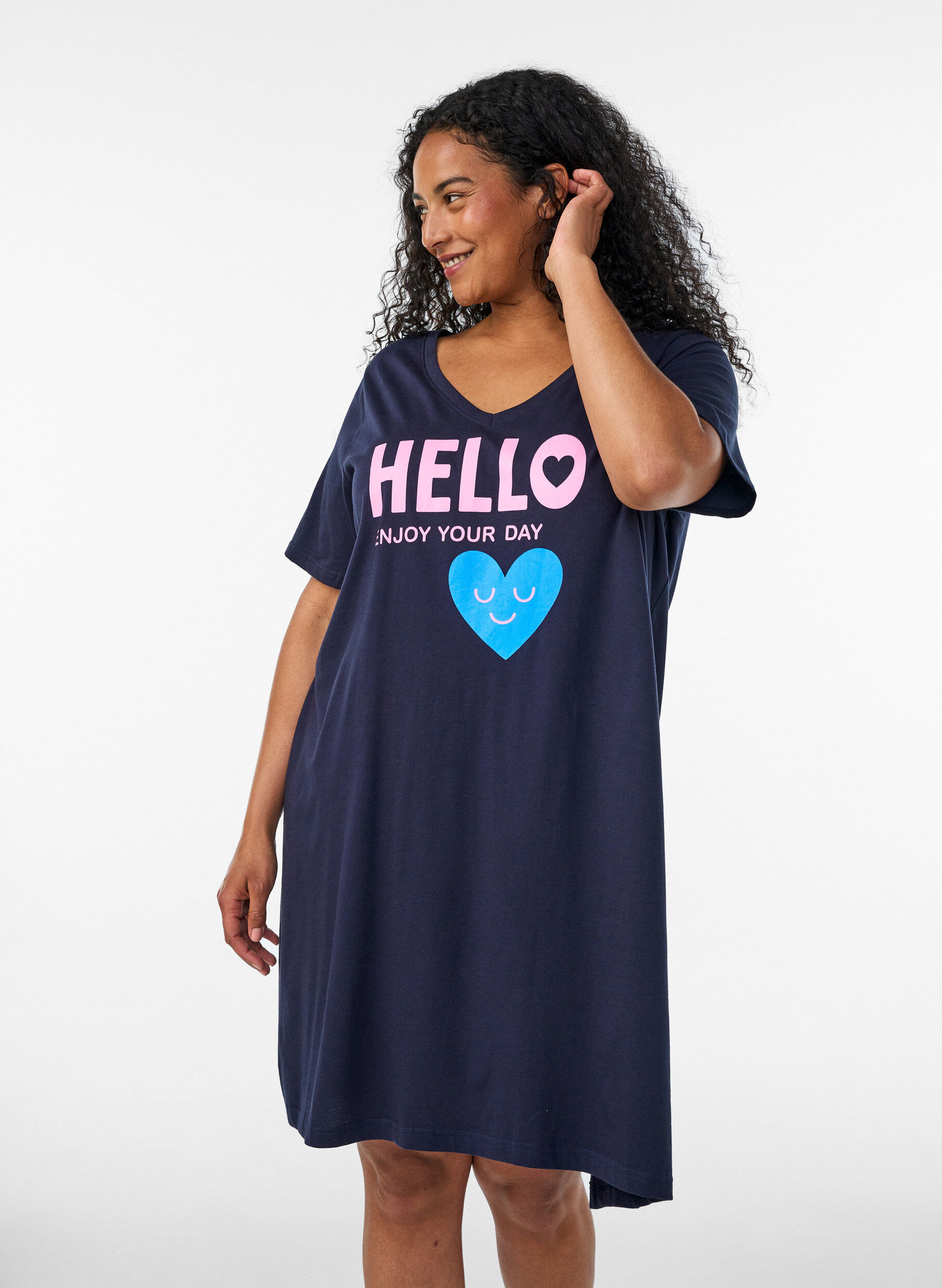 Organic cotton nightdress with V-neck, Blue, Model