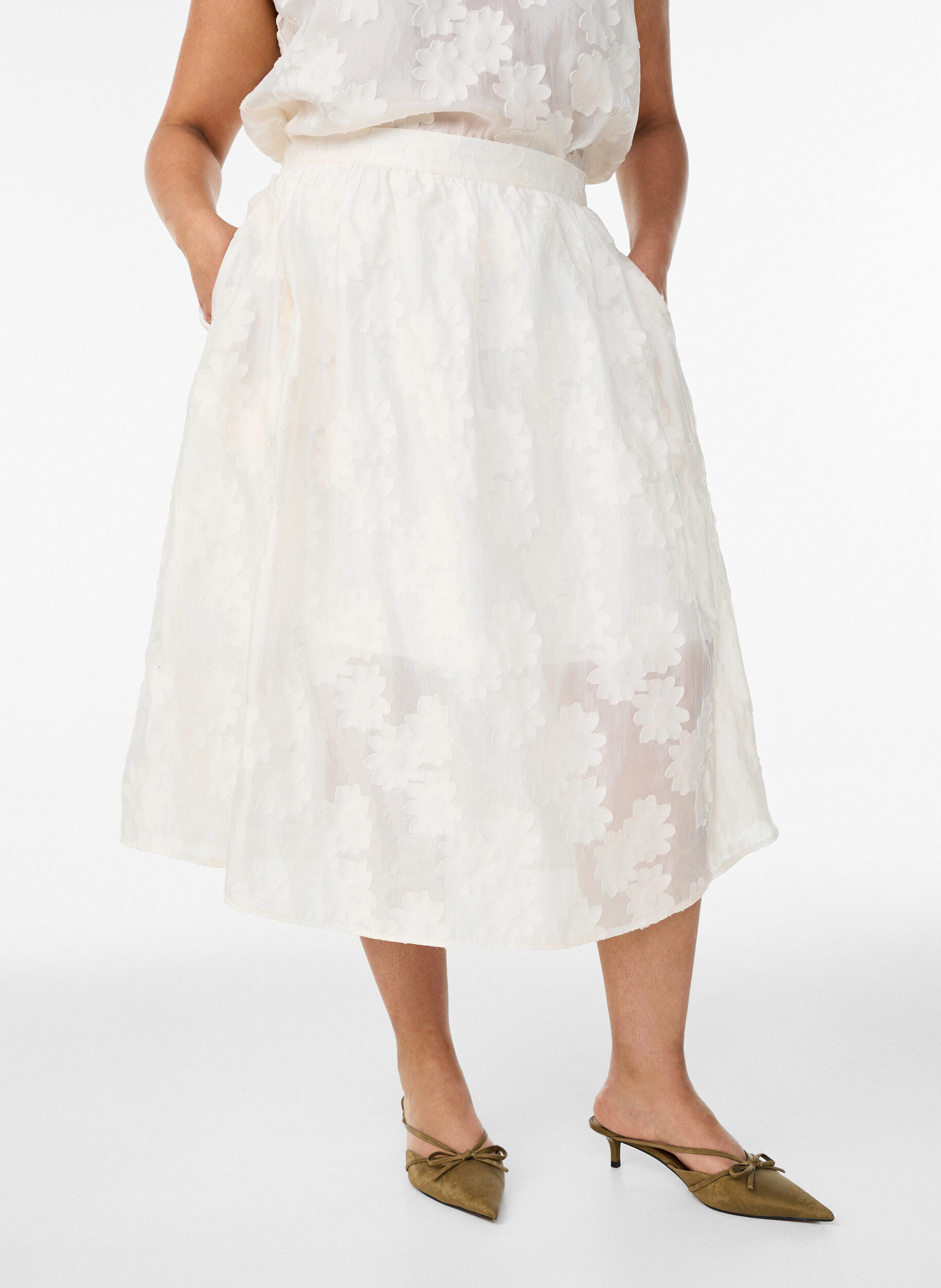 Zizzifashion Floral jacquard midi skirt, Vanilla, Model image number 2