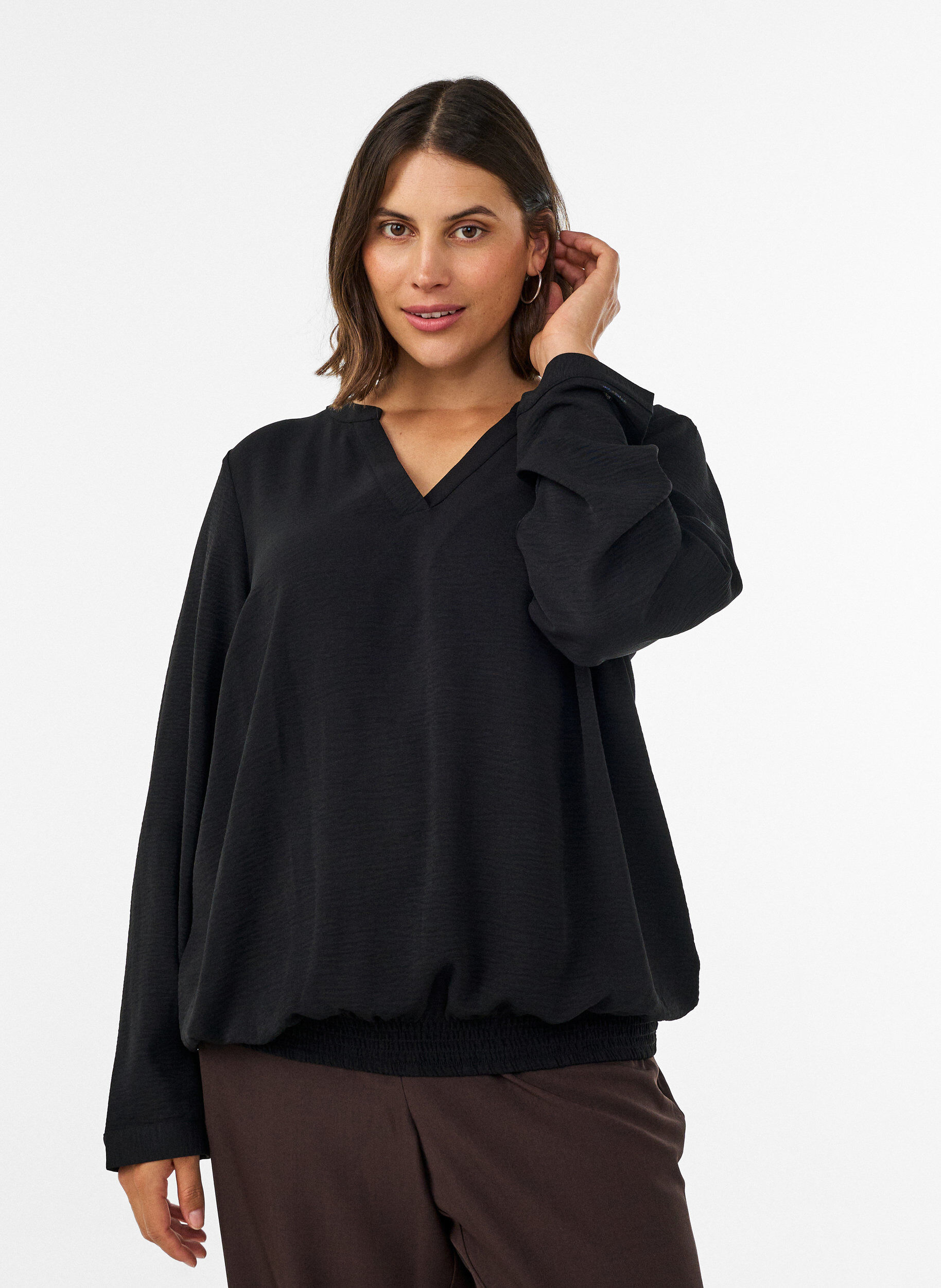 ZizzifashionBalloon silhouette blouse with V-neck, Black, Model image number 0