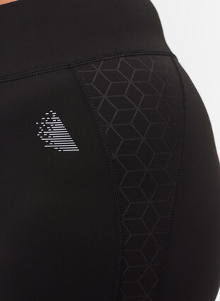 Cropped training leggings with back pocket, Black, Model image number 3