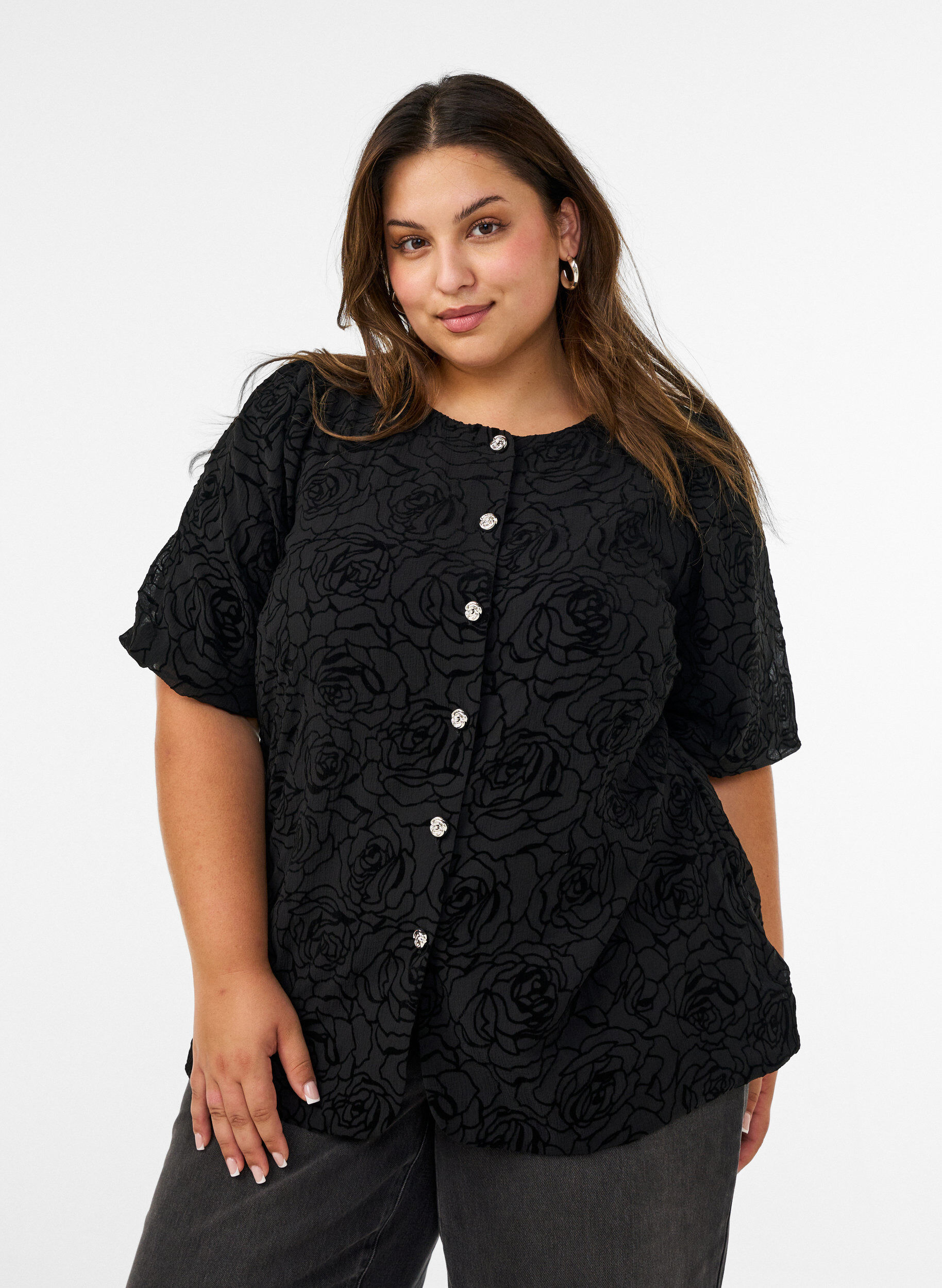 Blouse with floral pattern and balloon sleeves, Black, Model