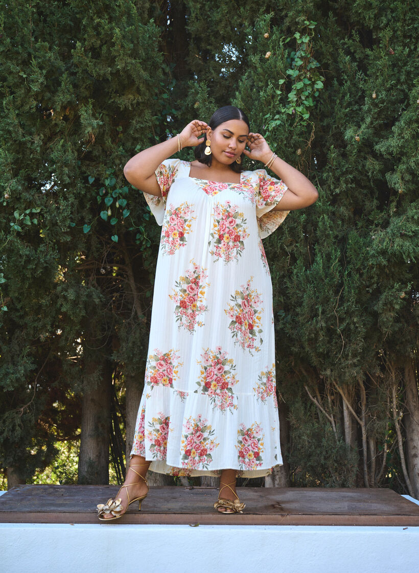 Long dress with a square neckline and floral motifs, Eggnog Flower, Image image number 0