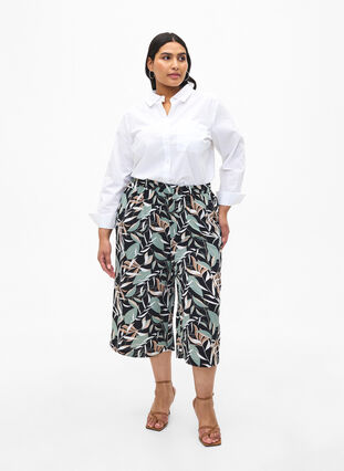 Culotte trousers with print, Black w. Gr.Leaf AOP, Model image number 0