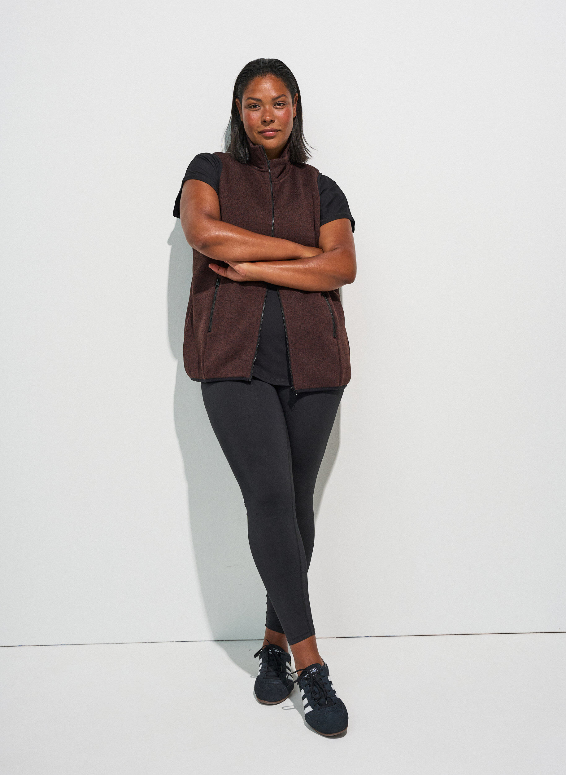 Vest with high neck and zipper, Brown, Model