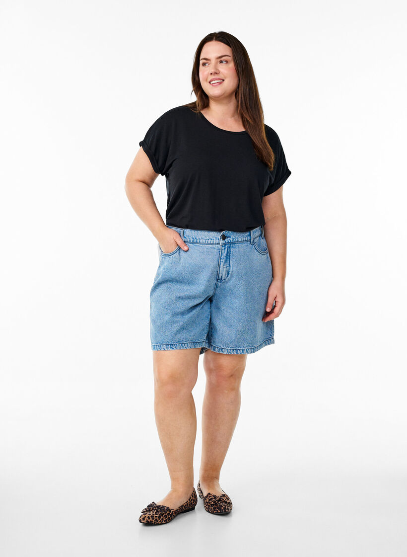 Loose t-shirt with round neck, Black, Model image number 1