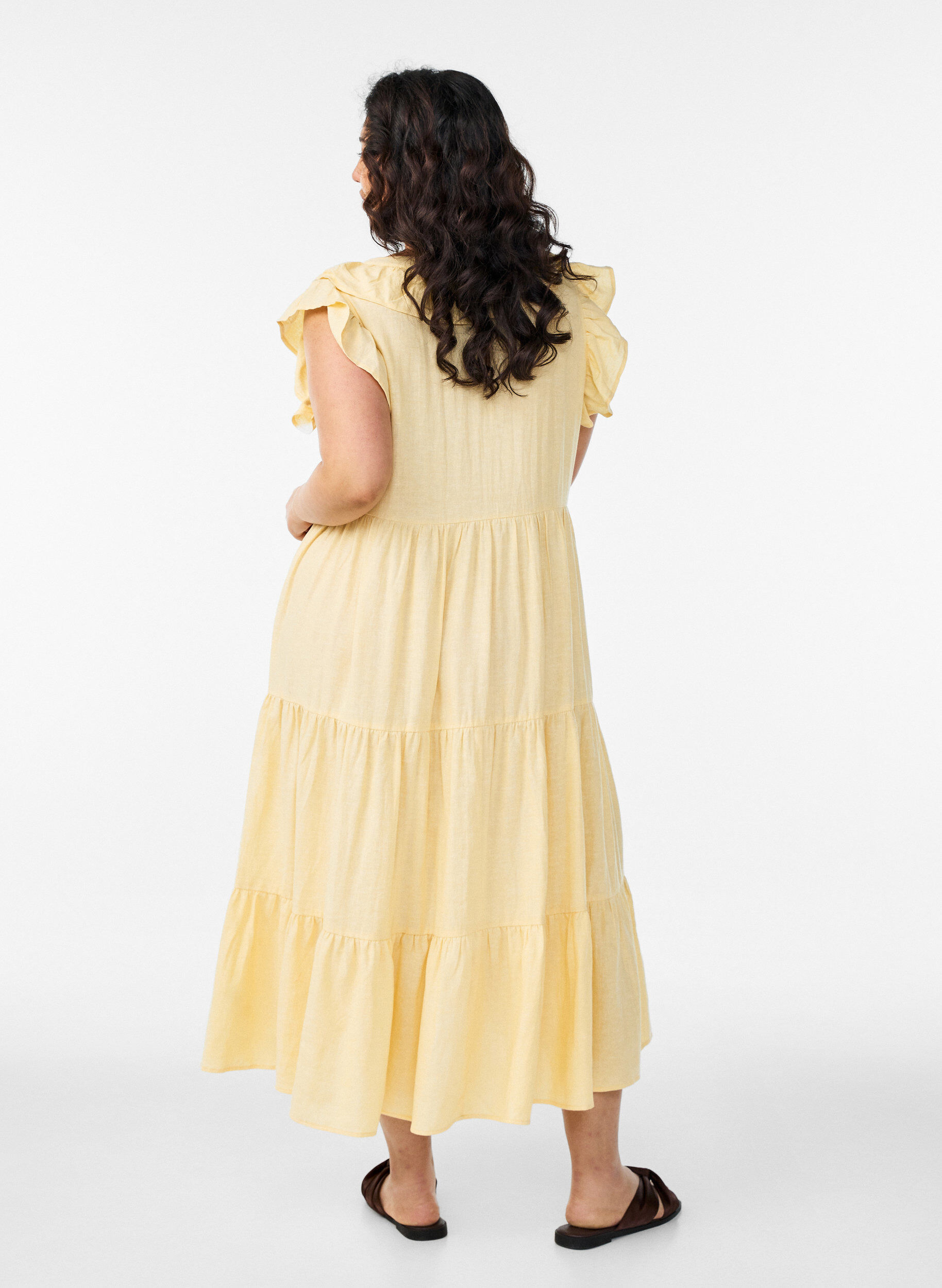 Zizzifashion Sleeveless midi dress in linen and viscose with ruffles, Yellow, Model image number 1